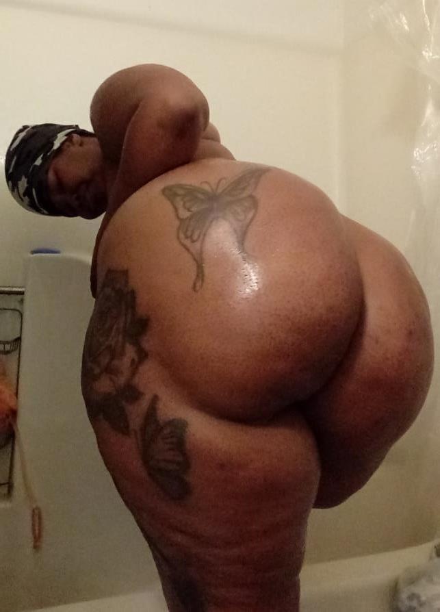 10P Super Curvy Tatted Ebony Big BBW  Ass