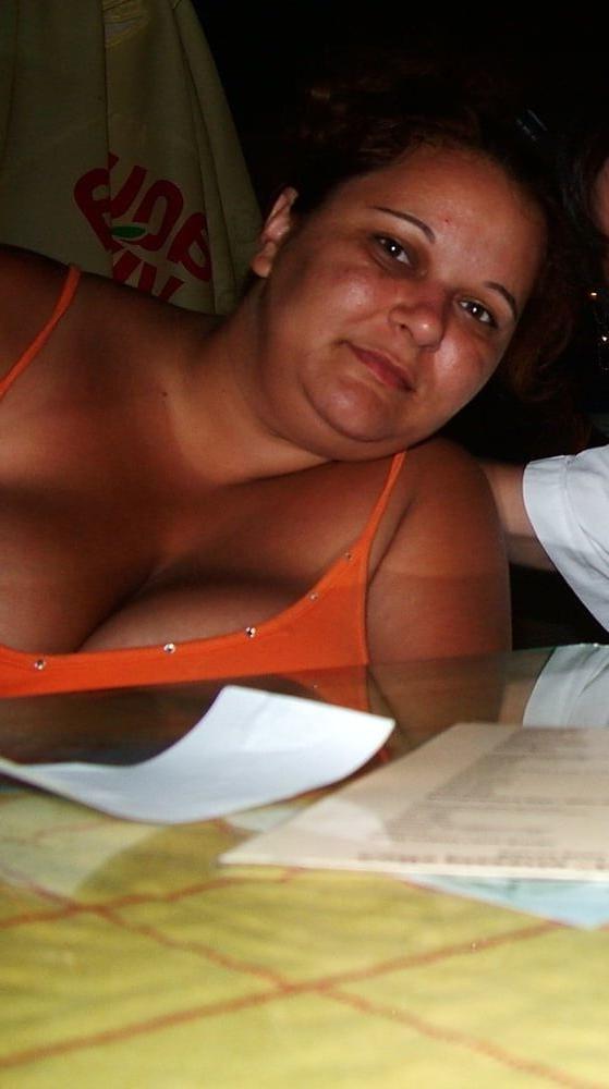 25P busty wife