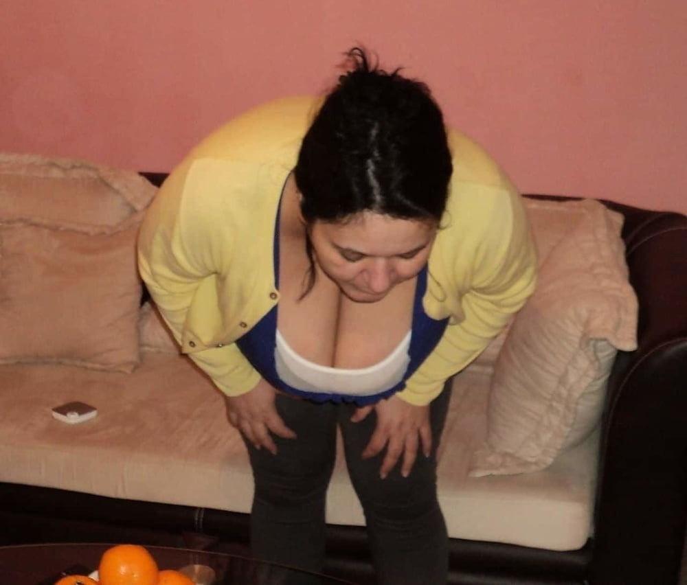 25P busty wife
