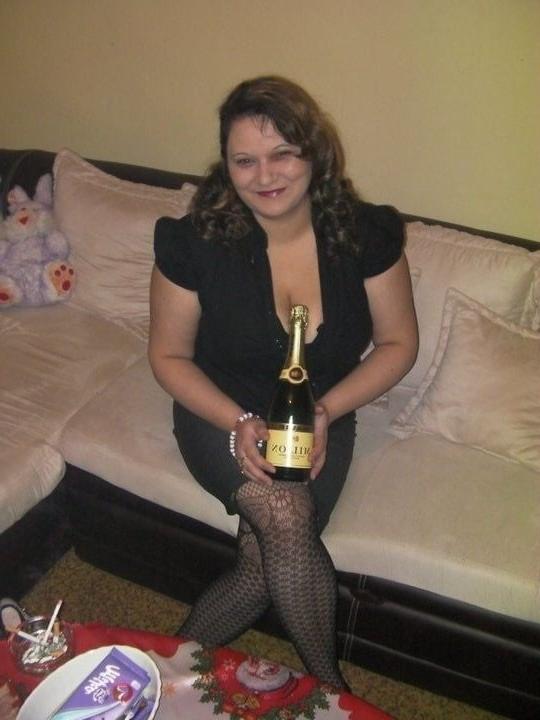 25P busty wife