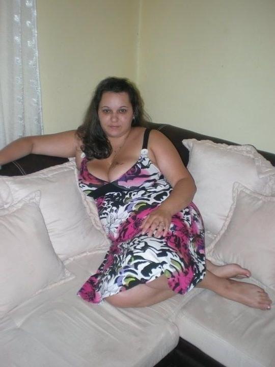 25P busty wife