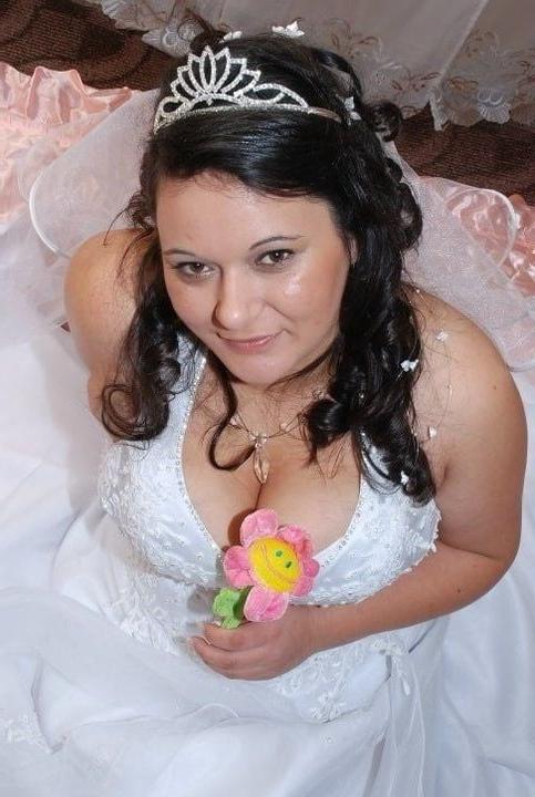 25P busty wife