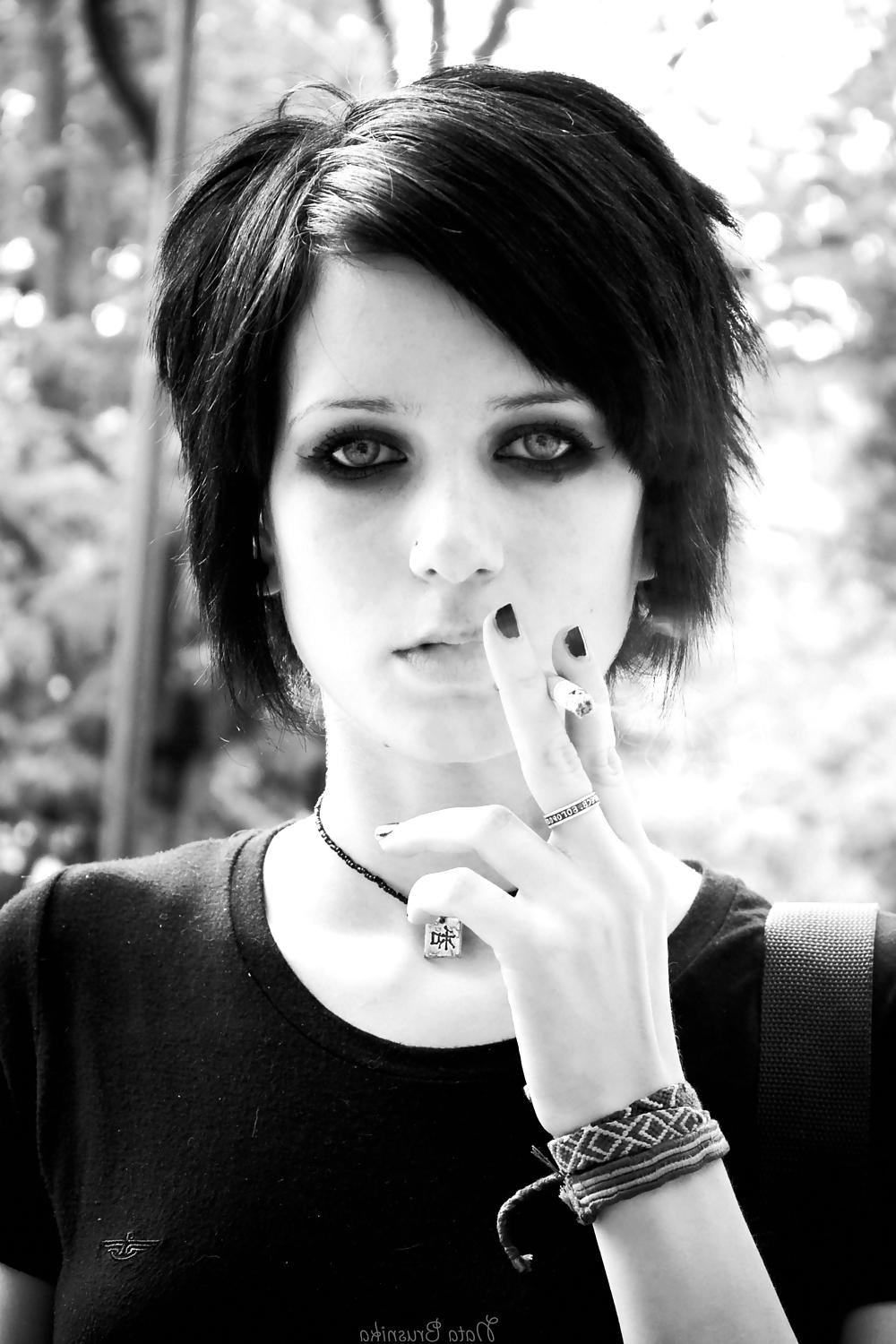 25P Smoking Girls