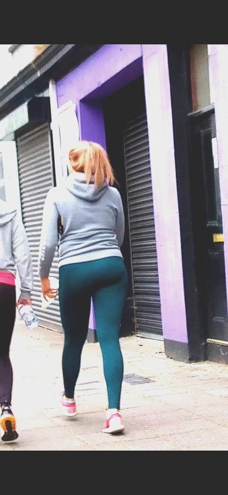 12P Big Ass In Leggings