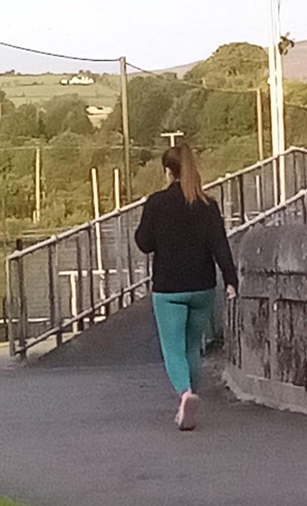 12P Big Ass In Leggings