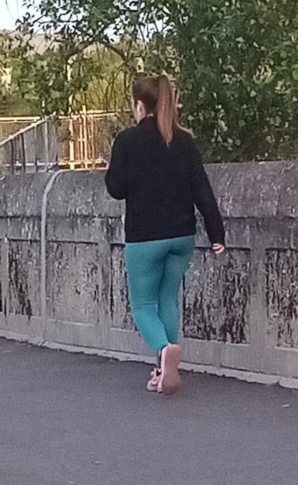 12P Big Ass In Leggings