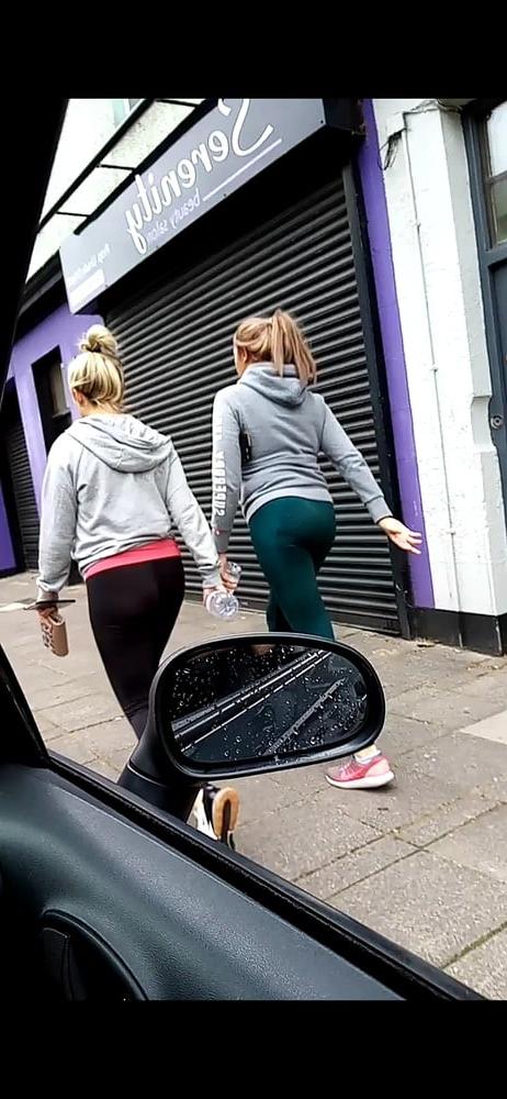 12P Big Ass In Leggings