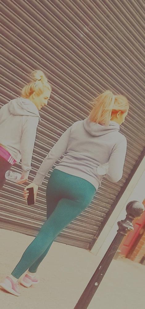 12P Big Ass In Leggings