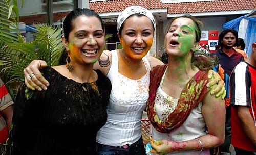 17P Indian girls playing holy