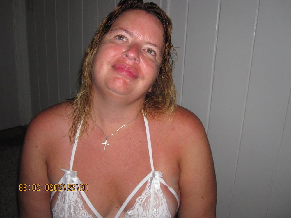 25P 3 hole slut wife