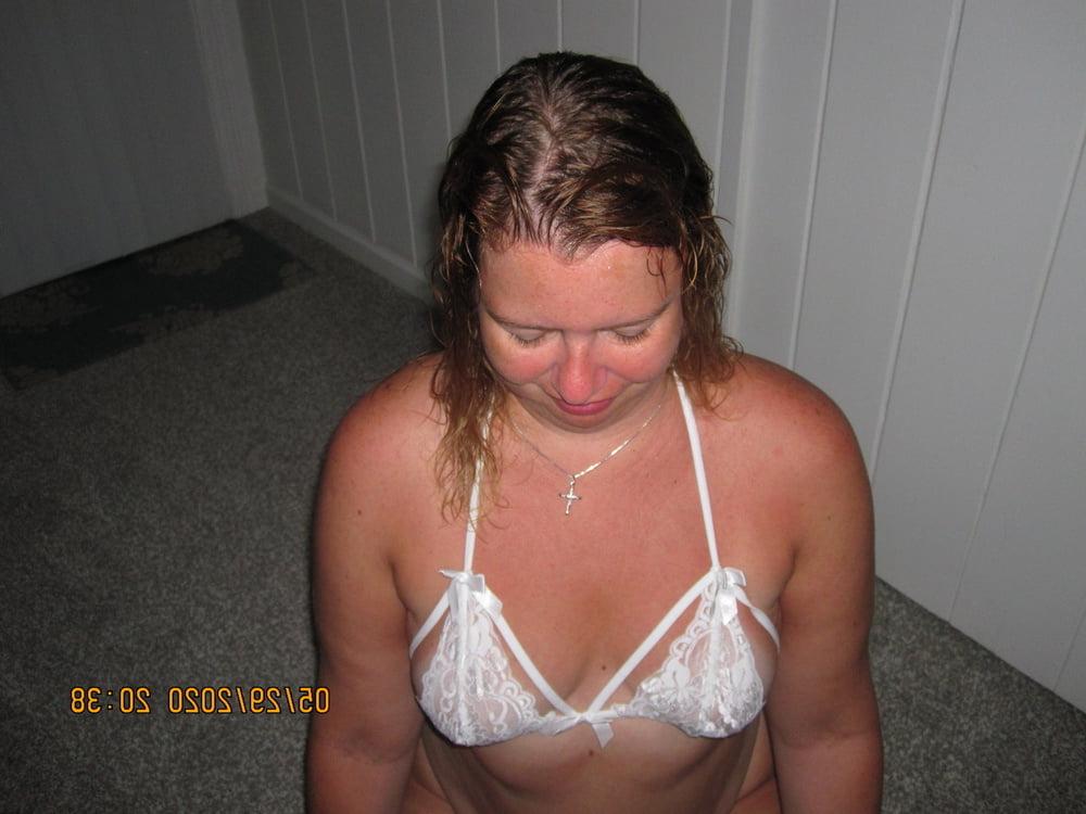 25P 3 hole slut wife