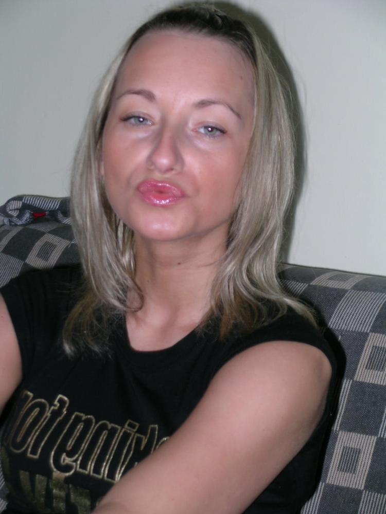 15P Sexy Patrycja my friend's wife