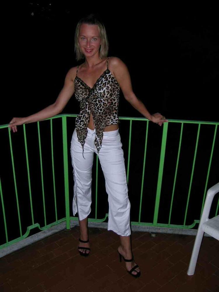 15P Sexy Patrycja my friend's wife