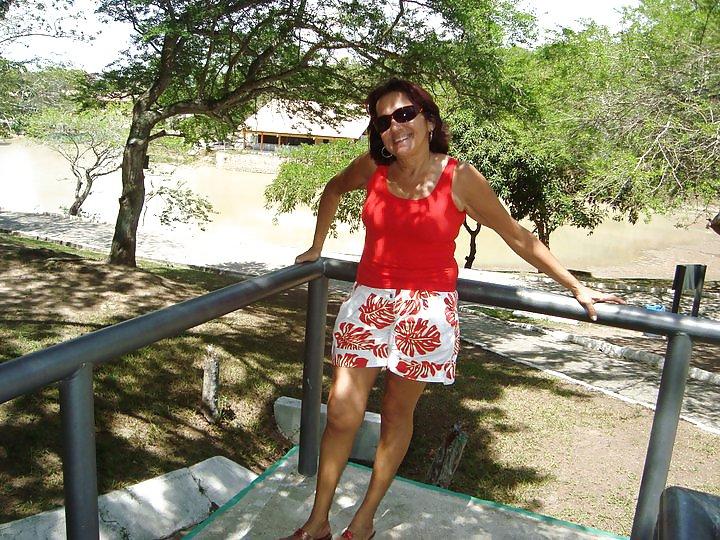 25P Facebook friend, Candida, divorced milf