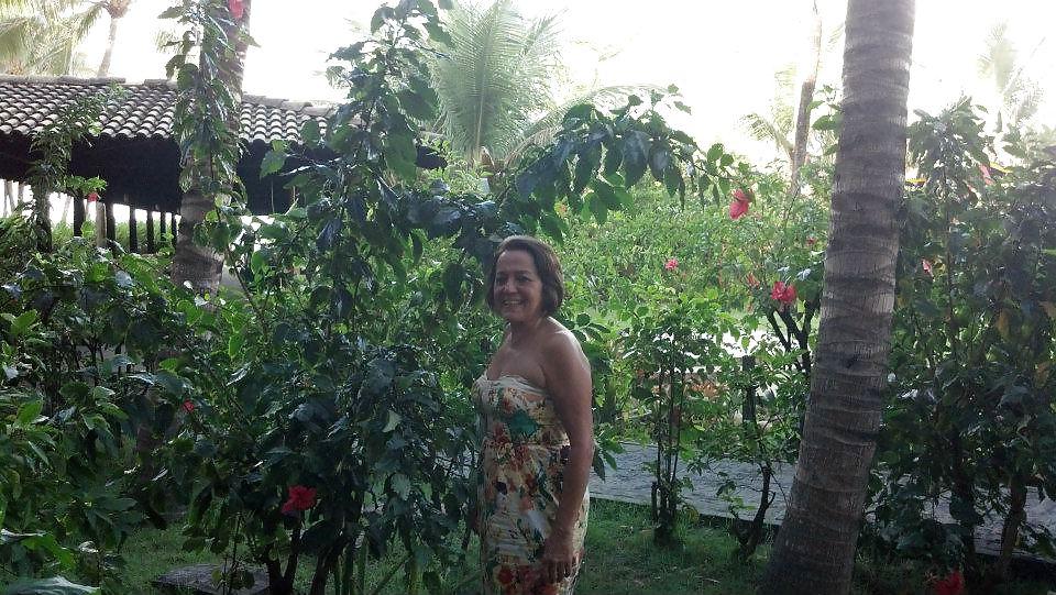 25P Facebook friend, Candida, divorced milf