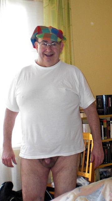25P 3. Mature hubby Alfred exposes his wife