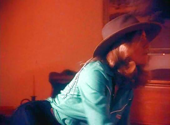 25P Marcia Brady SMOKING