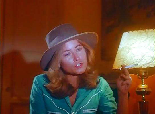 25P Marcia Brady SMOKING