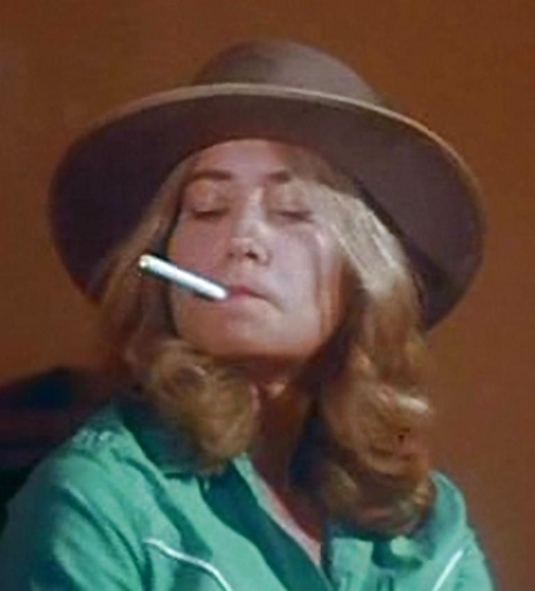 25P Marcia Brady SMOKING