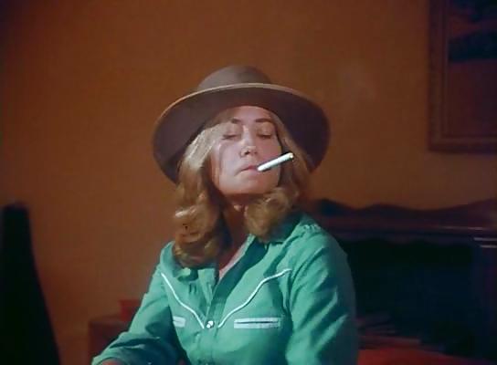 25P Marcia Brady SMOKING