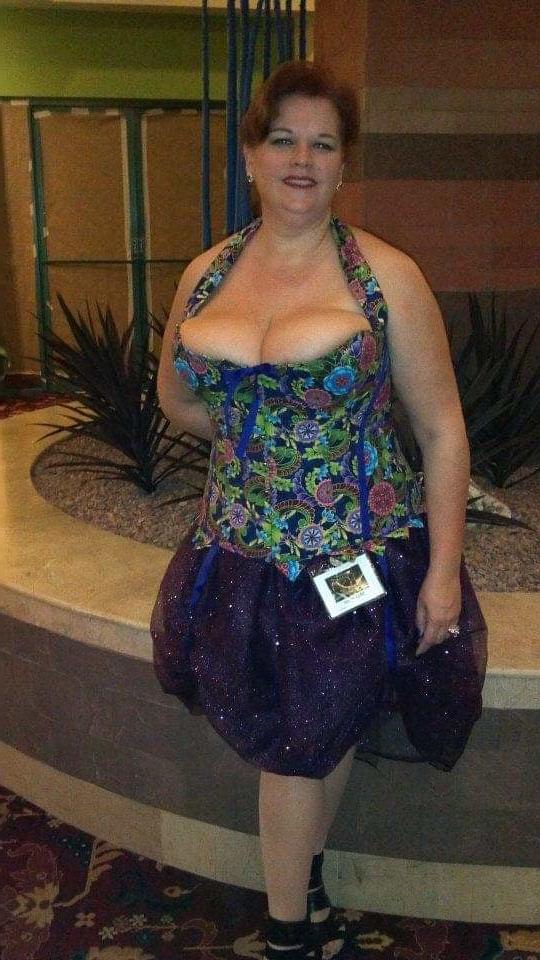 25P Mature wife  hot