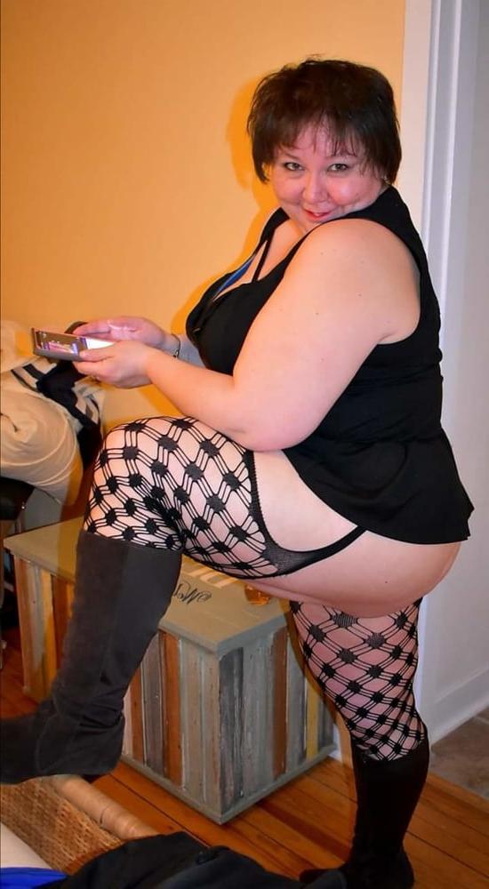25P Mature wife  hot