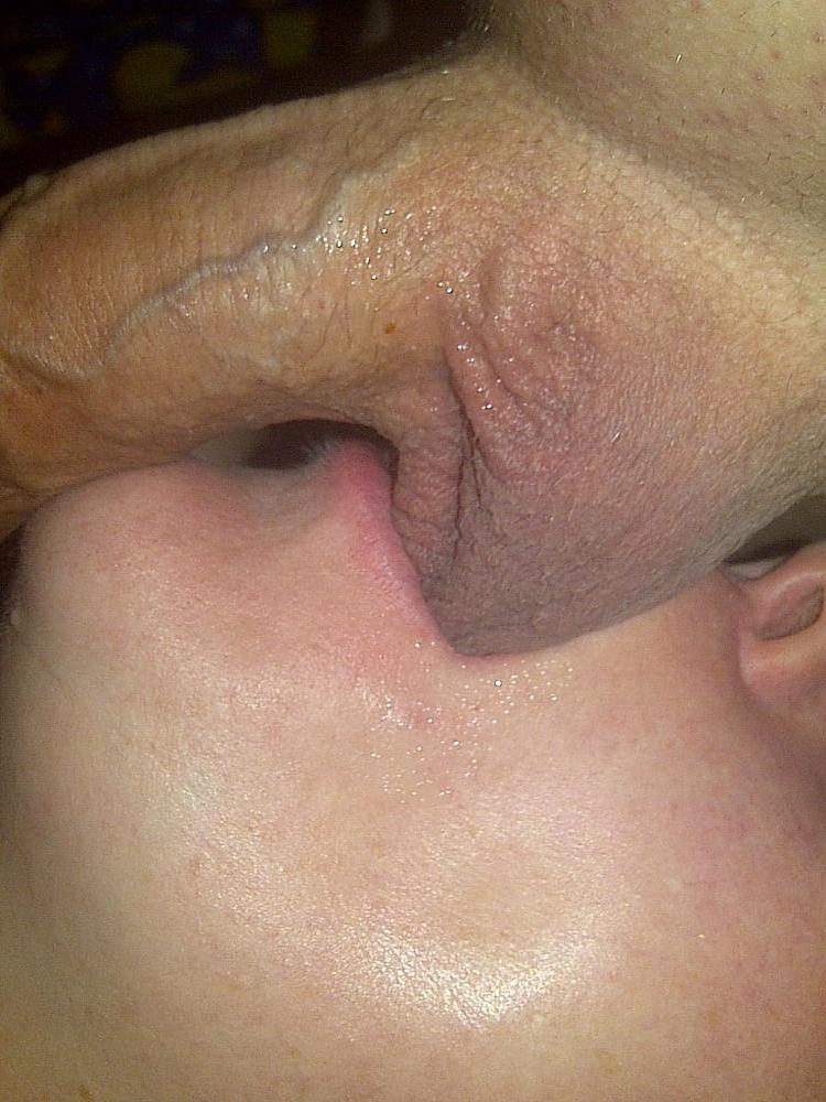 25P 3. Mike shares his wife pics