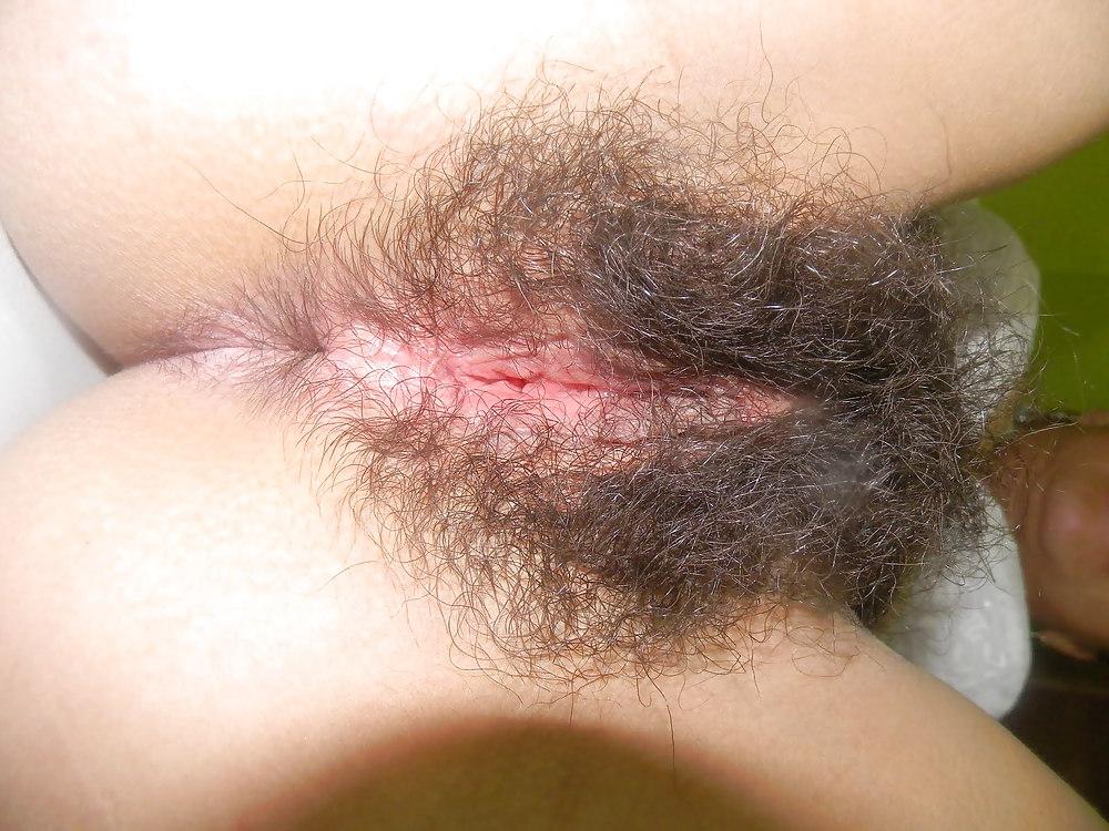 7P Hairy Puta with Crazy EYES when sucking Verga