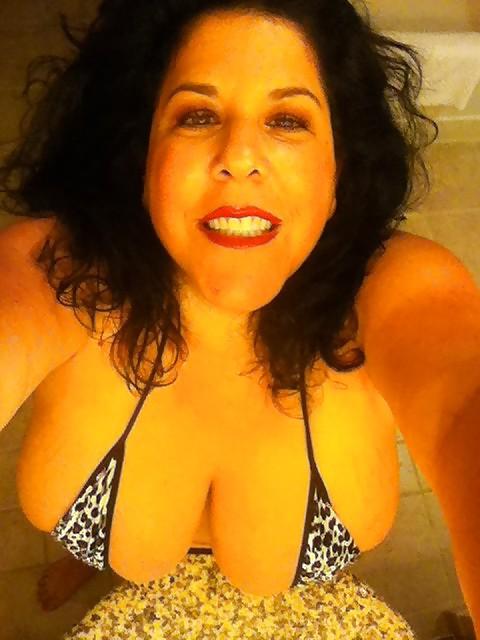 20P Huge Tits, Tight Tops 14