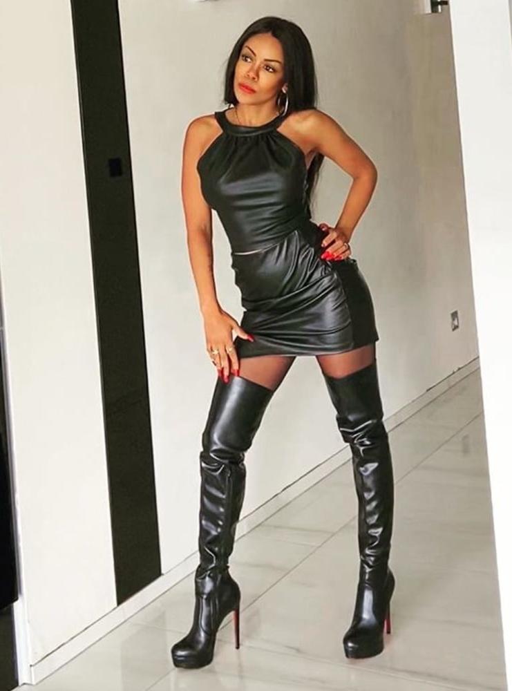 25P Milfs &amp; Gilfs wearing boots no.72