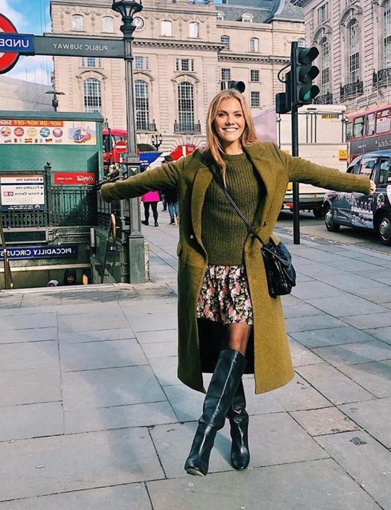 25P Milfs &amp; Gilfs wearing boots no.71