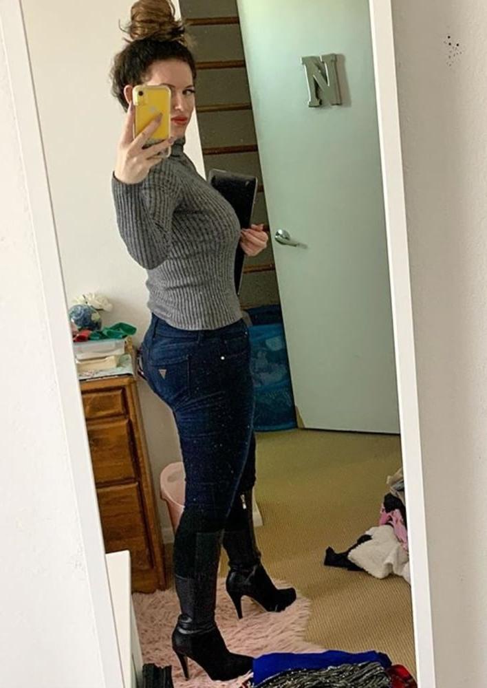 25P Milfs &amp; Gilfs wearing boots no.71