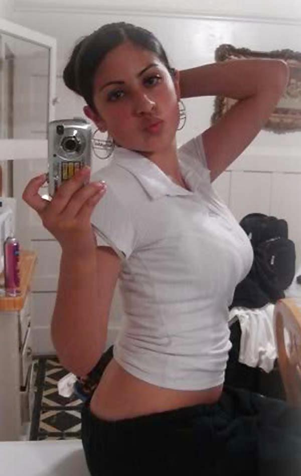 25P SEXY DESI INDIAN PAKI BABES 1