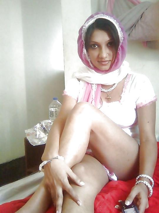 25P SEXY DESI INDIAN PAKI BABES 1