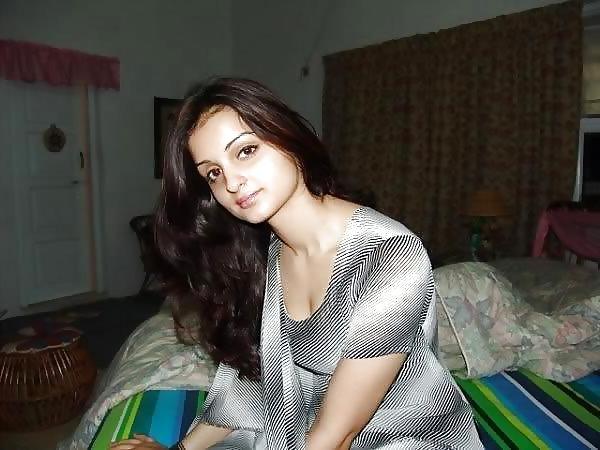 25P SEXY DESI INDIAN PAKI BABES 1