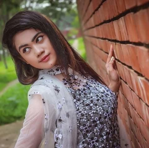 22P Indian Girl 05