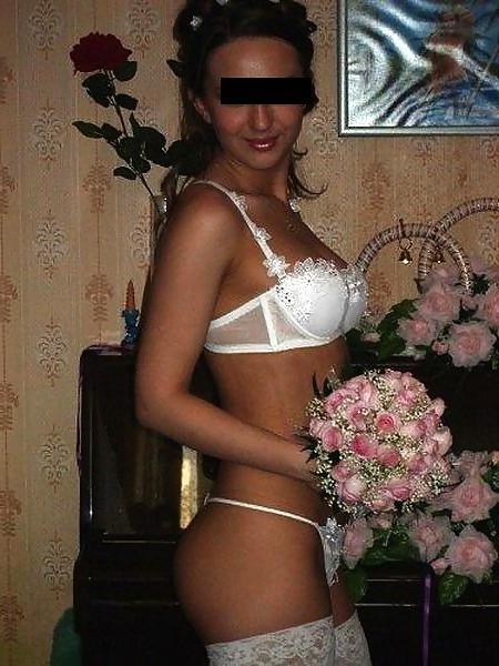 25P Just Married Sluts