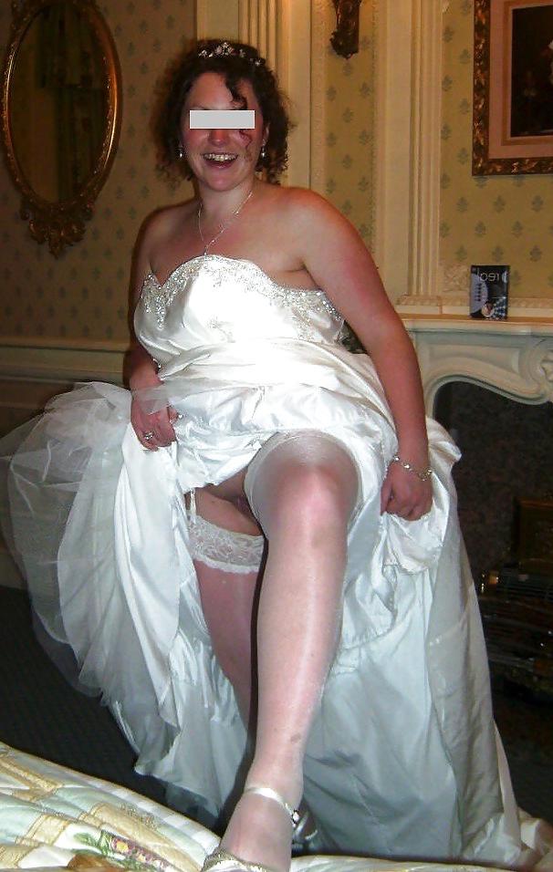 25P Just Married Sluts