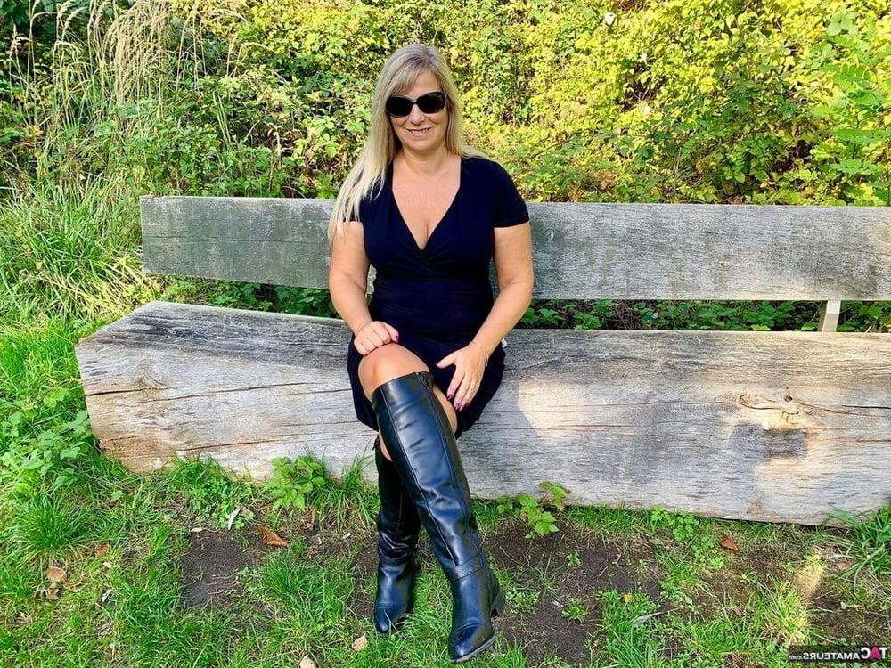 25P Milfs &amp; Gilfs wearing boots no.81