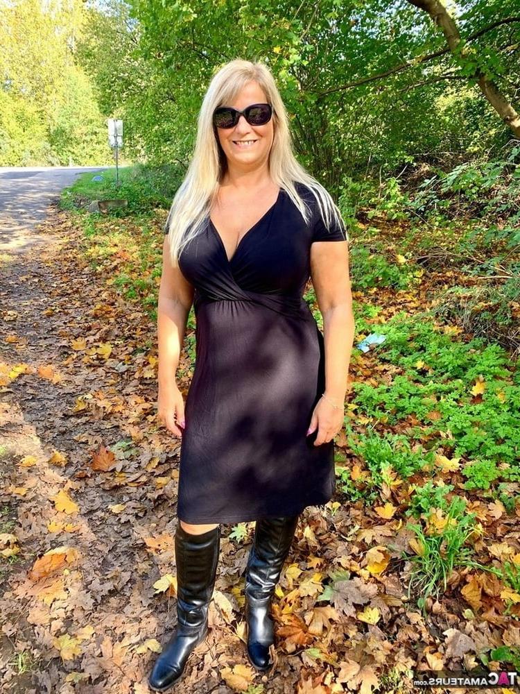 25P Milfs &amp; Gilfs wearing boots no.81
