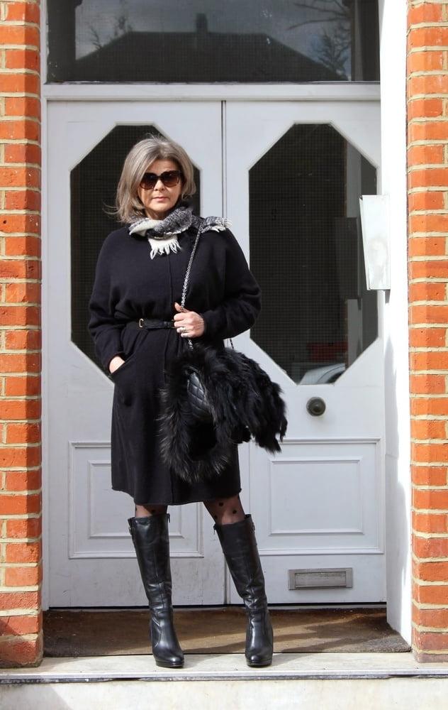 25P Milfs &amp; Gilfs wearing boots no.83