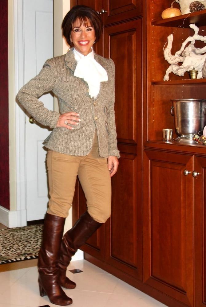 25P Milfs &amp; Gilfs wearing boots no.83