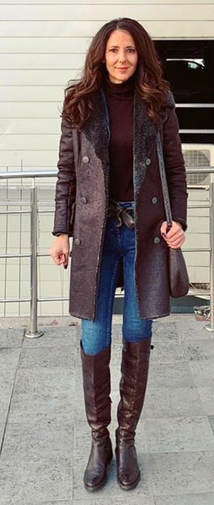 25P Milfs &amp; Gilfs wearing boots no.70