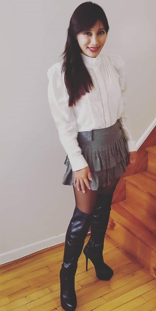 25P Milfs &amp; Gilfs wearing boots no.76