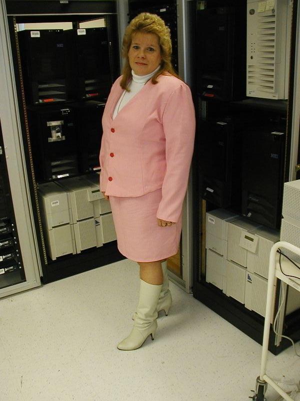 25P Milfs &amp; Gilfs wearing boots no.76