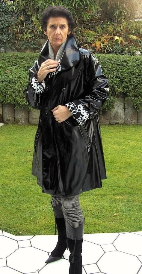 25P Milfs &amp; Gilfs wearing boots no.84