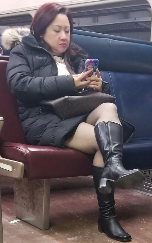 25P Milfs &amp; Gilfs wearing boots no.84