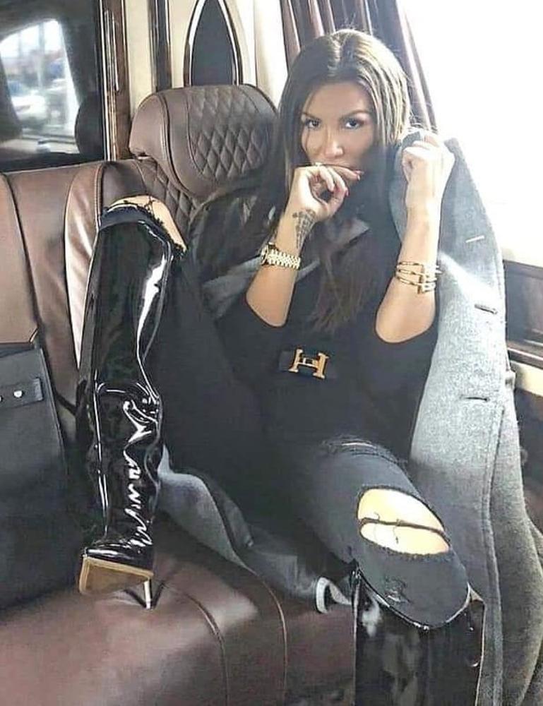 25P Milfs &amp; Gilfs wearing boots no.74