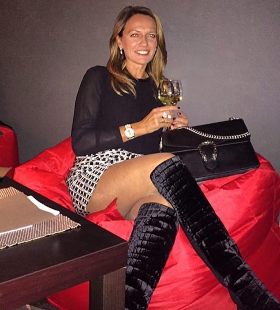 25P Milfs &amp; Gilfs wearing boots no.74