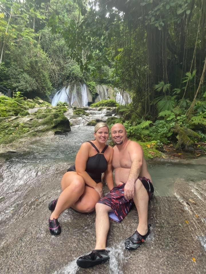 14P HOT WIFE